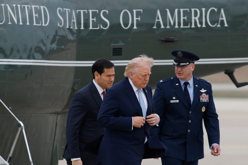 Trump threatens attacks on Iranian power plants if Tehran fails to open the Strait of Hormuz