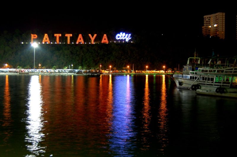 African Women Clash with Transgender Group on Pattaya Beach