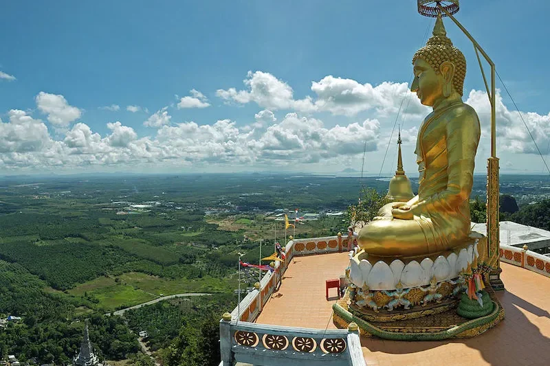 Canadian tourist dies while climbing Tiger Cave Temple in Krabi